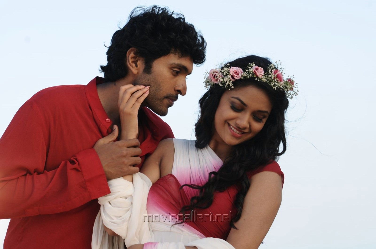 Idhu Enna Maayam Movie Stills. Vikram Prabhu. Keerthi Suresh. New Movie Posters