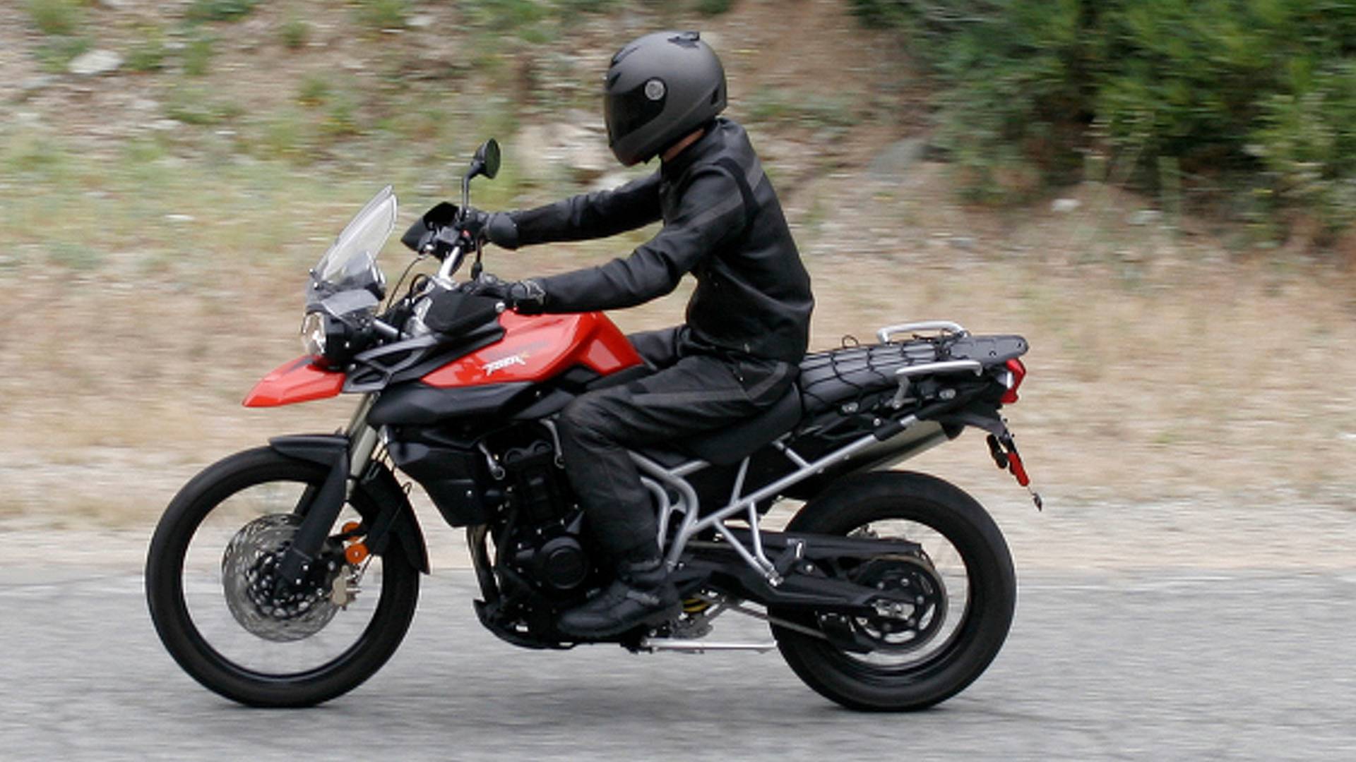 Comparing the Triumph Tiger 800 and XC