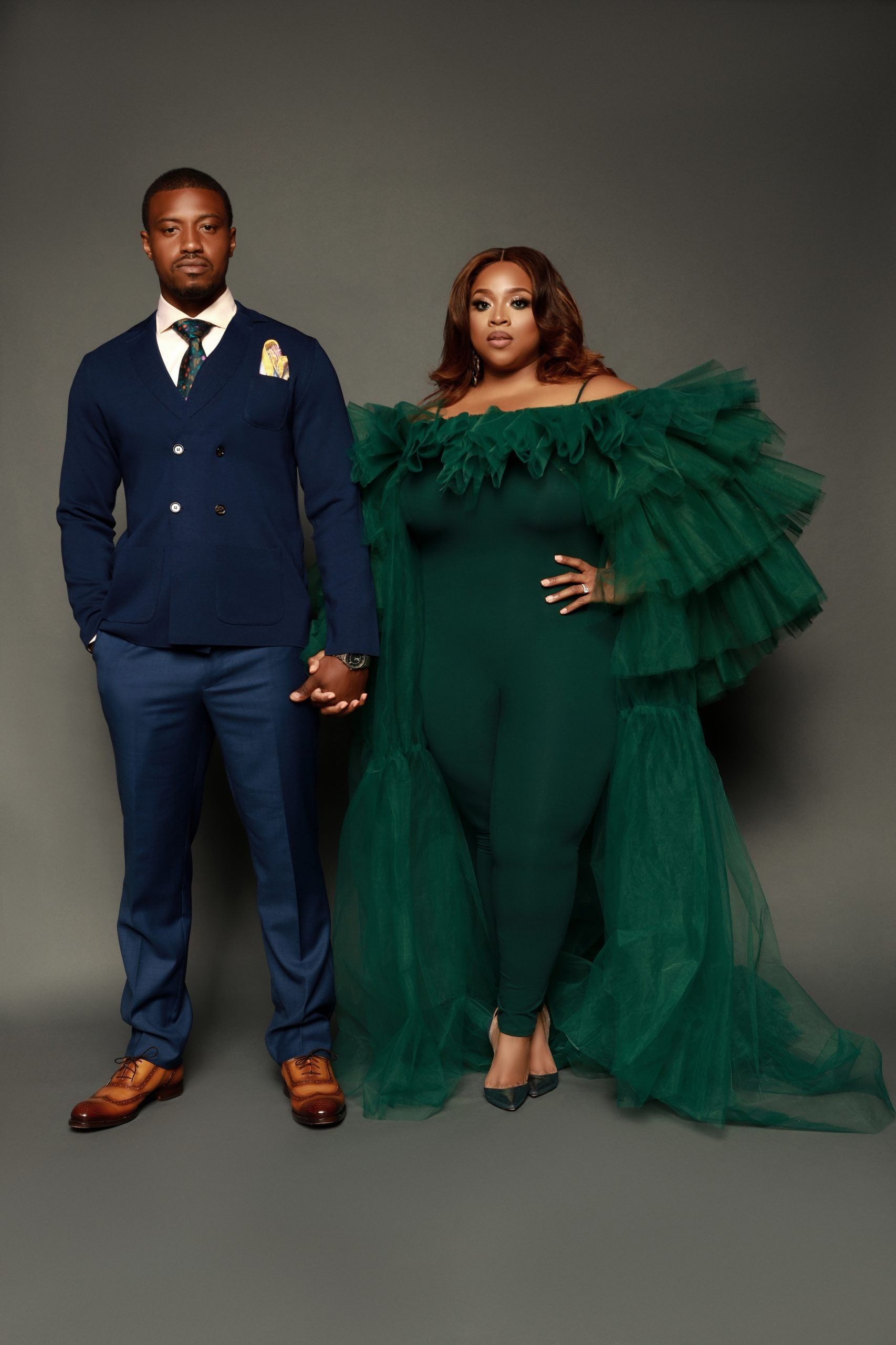 See Kierra Sheard and Fiancé Jordan Kelly's Engagement Photo. Engagement photo outfits fall, Photohoot dress, Engagement photo outfits