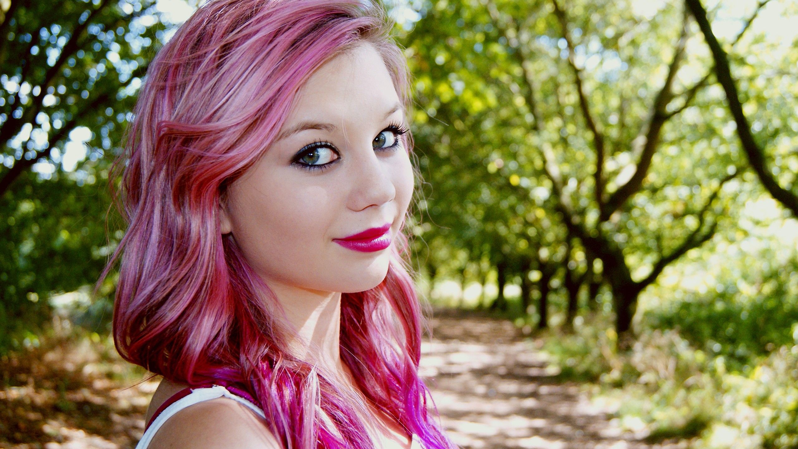 Pretty in Pink faces nature pink hair women wallpapers Desktop wallpapers 640x480