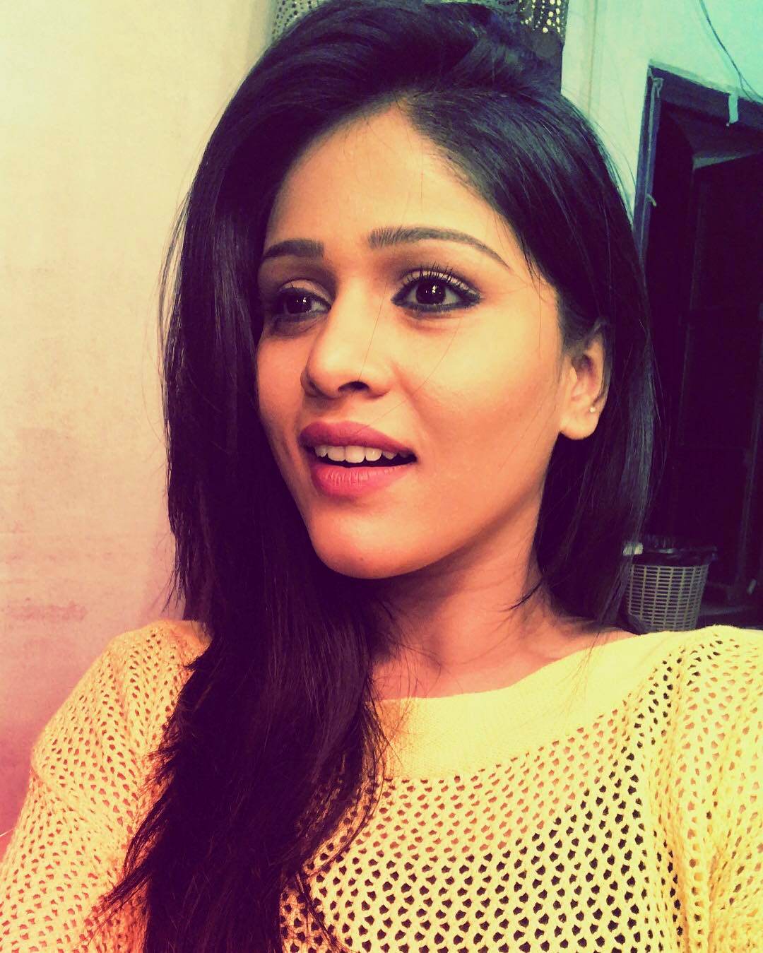 Akshaya Deodhar Marathi Actress Photo Bio Wiki Anjali Tujhyat Jiv Rangala