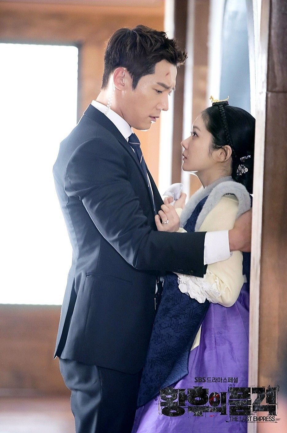 The Last Empress (Hangul: 황후의 품격; RR: Hwanghuui Pumgyeok; lit. Empress's Dignity) adalah serial televisi Korea Selatan tahun 2018 yan. Korea, Drama, Korea selatan