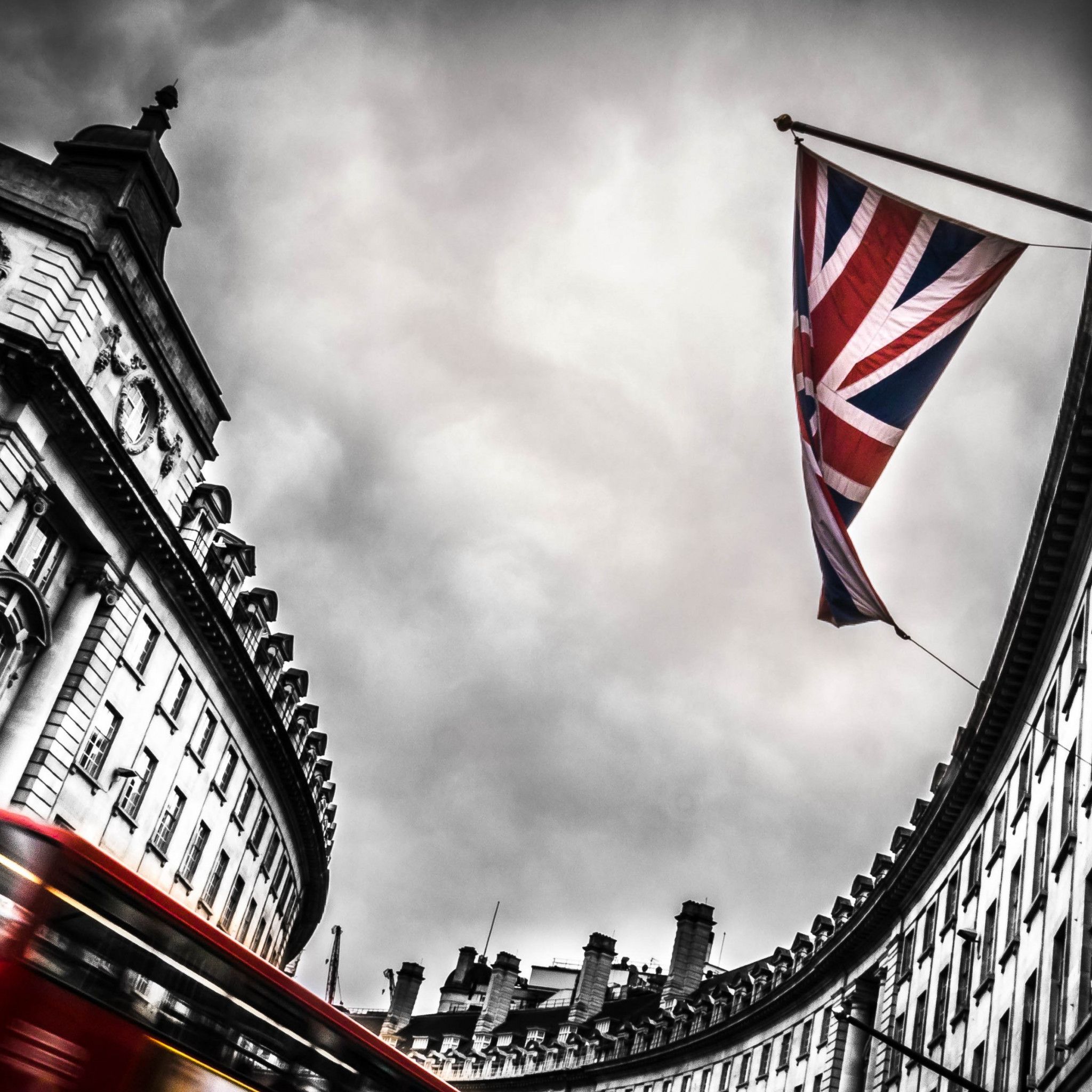 Download wallpaper: London bus and England flag 2048x2048