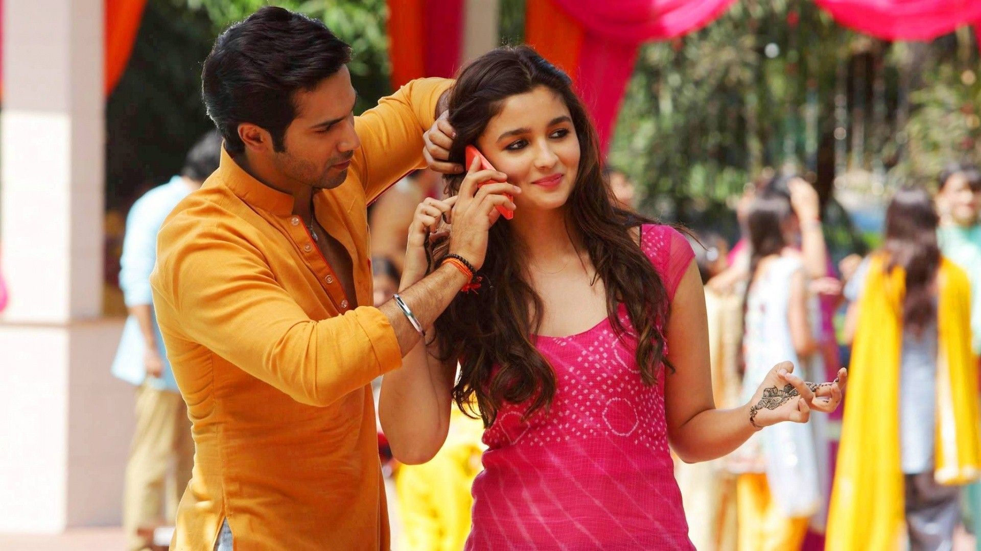 Alia Bhatt In Humpty Sharma Ki Dulhania Wallpaper Photo. Bollywood couples, Bollywood actress, Alia bhatt