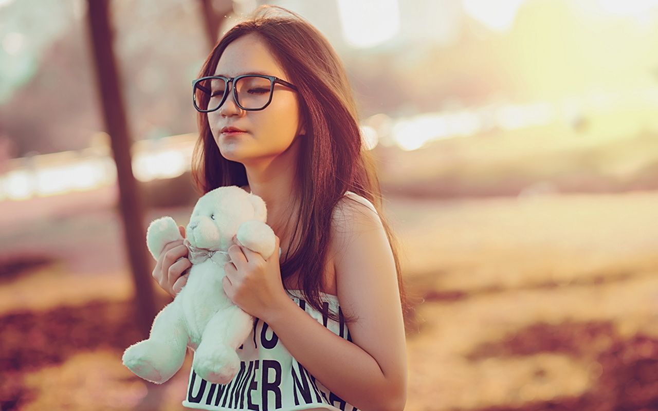 Photos Brown haired female Asian Teddy bear eyeglasses Toys