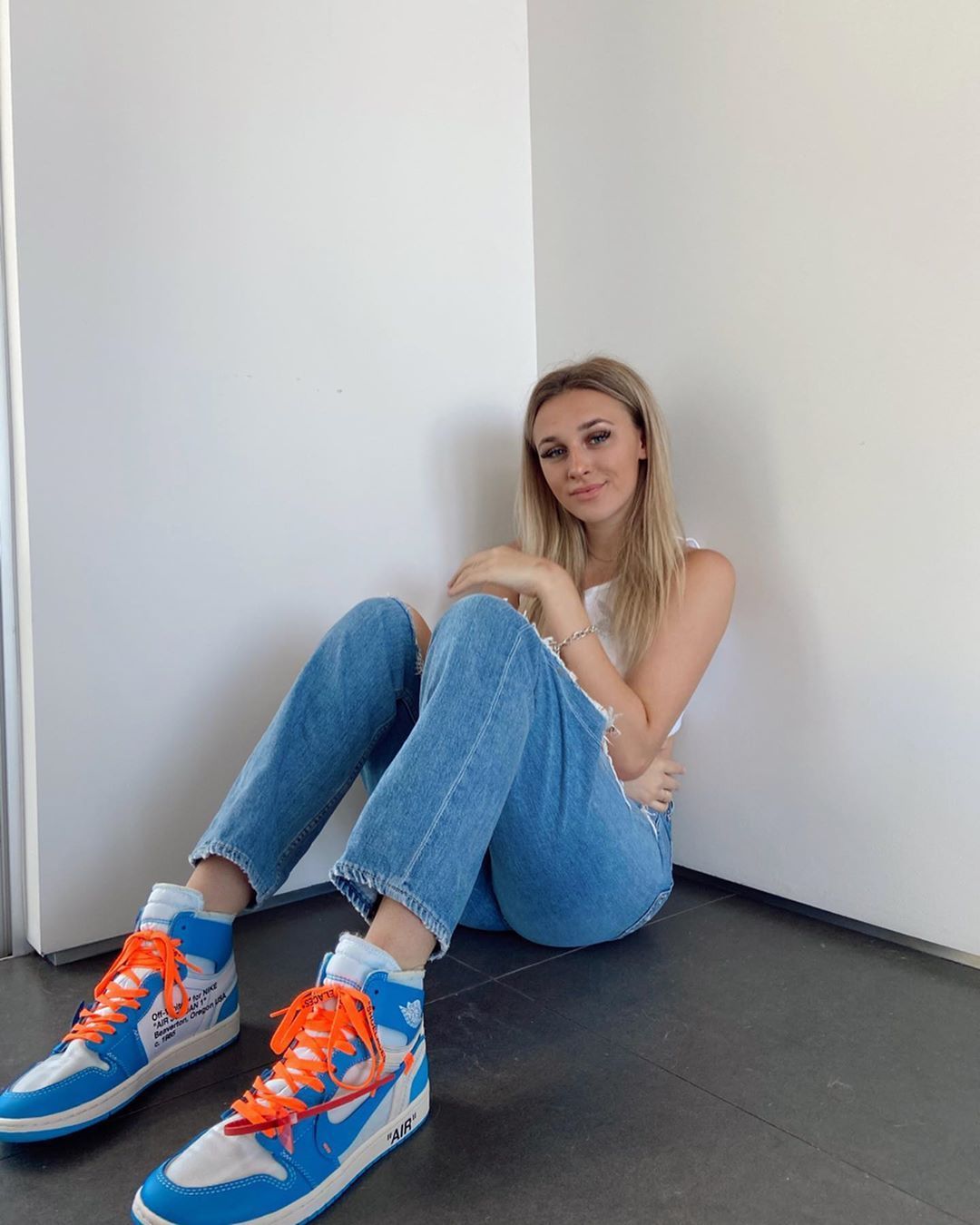 ＭＡＤＩ ＭＯＮＲＯＥ • Instagram photo and videos. Famous girls, Girl model, America girl