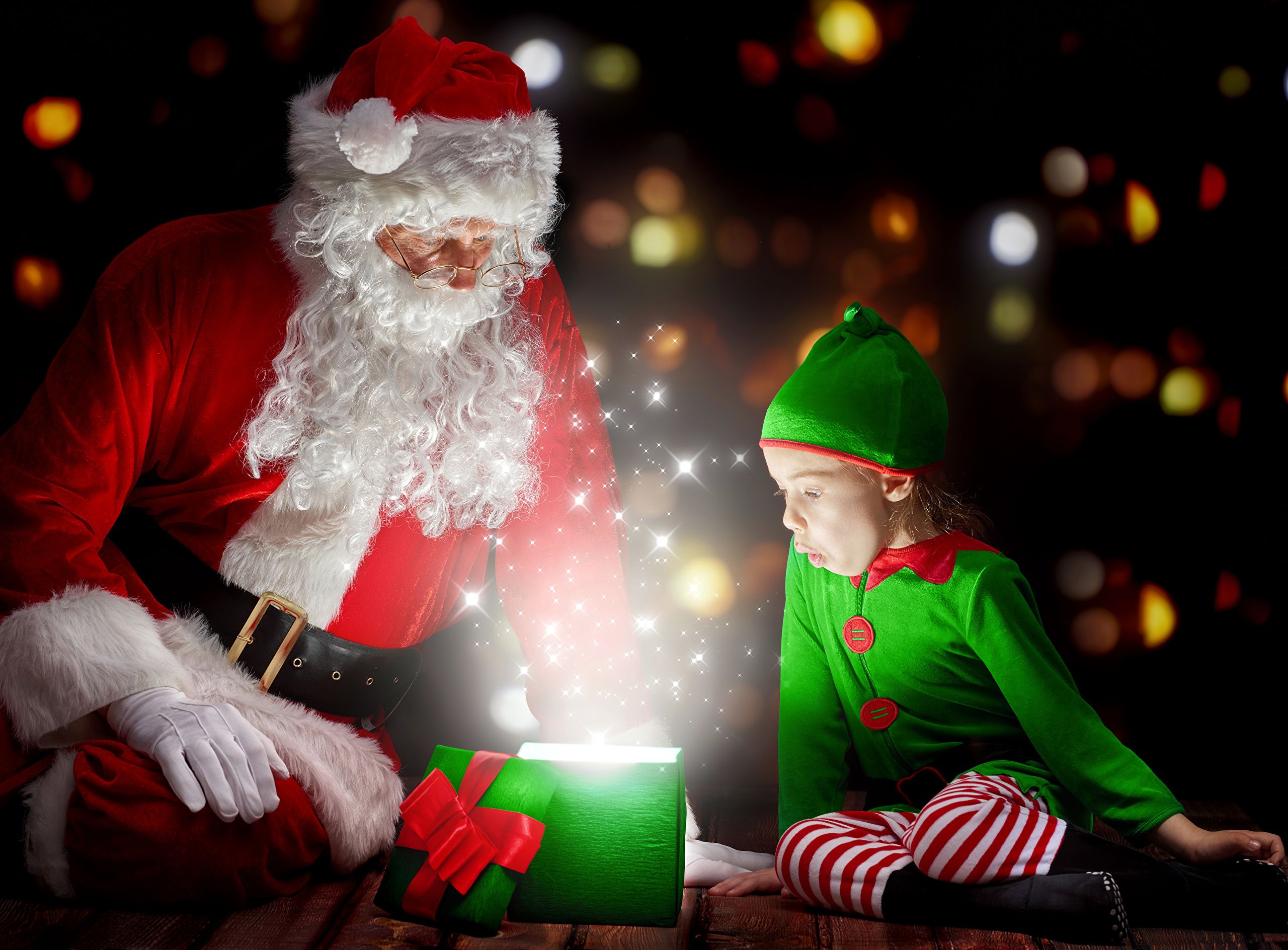 Funny Christmas Elf Wallpaper