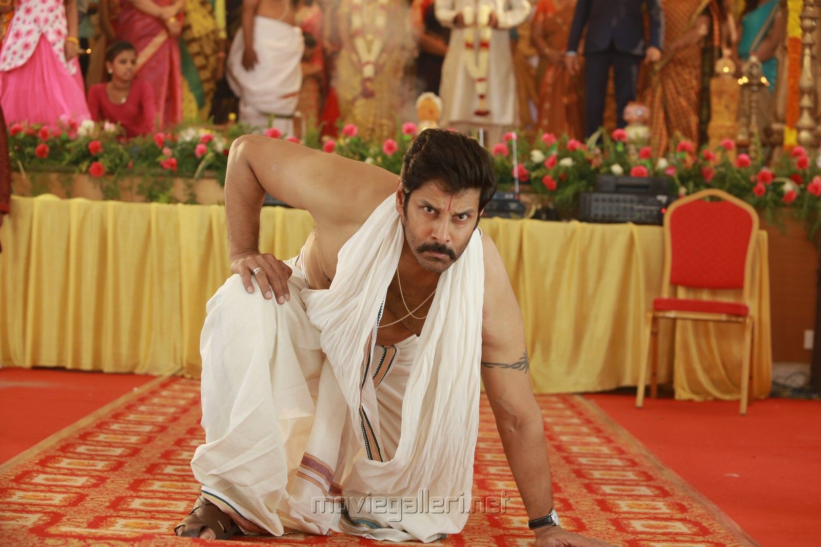 Saamy Square Vikram HD Photo. New Movie Posters