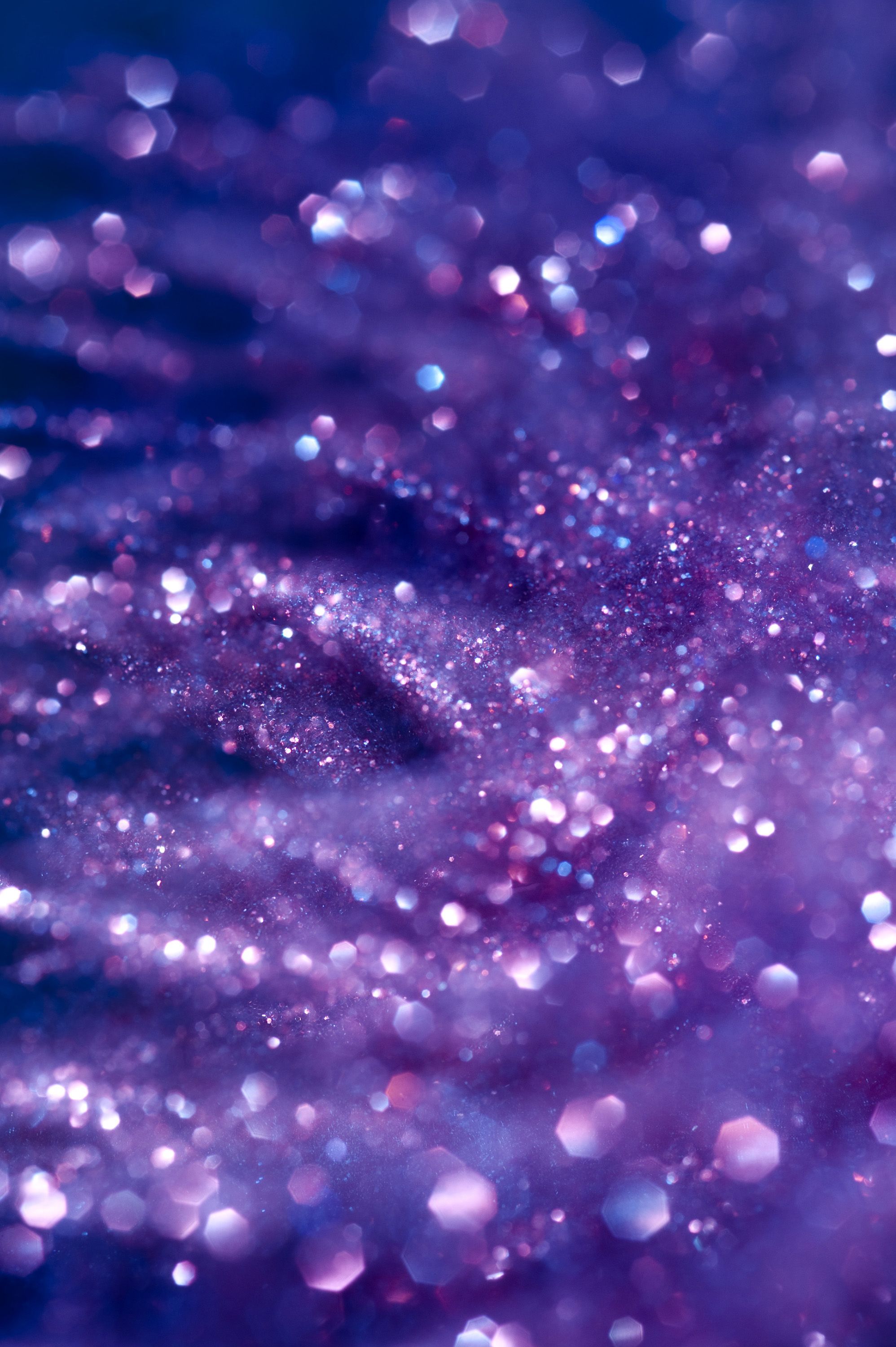 Photo of purple glitter. Free christmas image. Purple wallpaper iphone, Purple glitter, Purple wallpaper