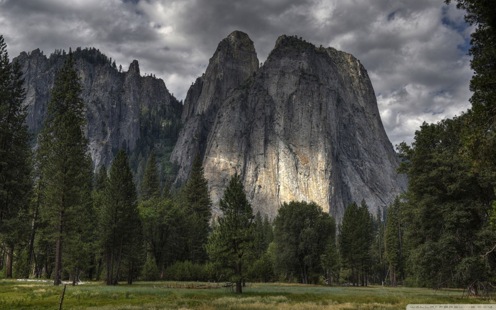 Download Middle Cathedral Rock, Yosemite Valley,. UltraHD Wallpaper
