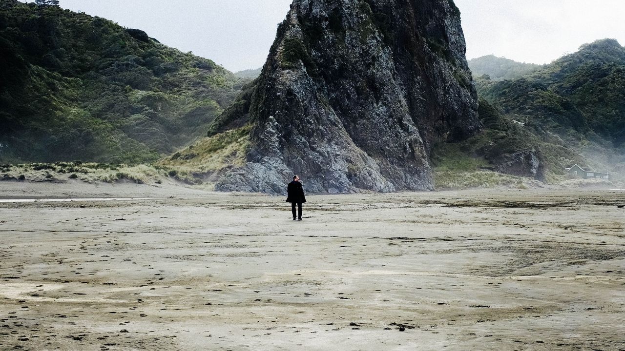 Wallpaper rocks beach man alone nature