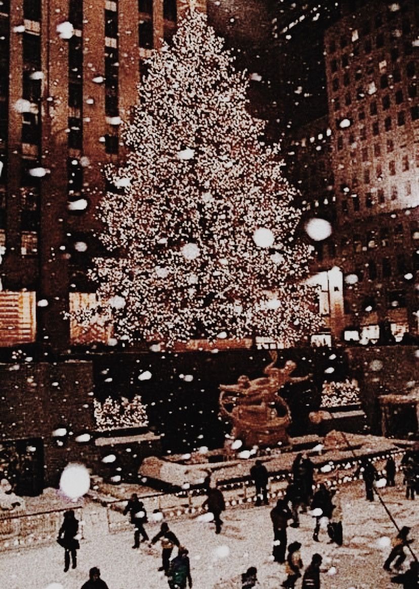 Gallery. Christmas Vibes. VSCO. Xmas Wallpaper, Christmas Wallpaper, New York Christmas Tree