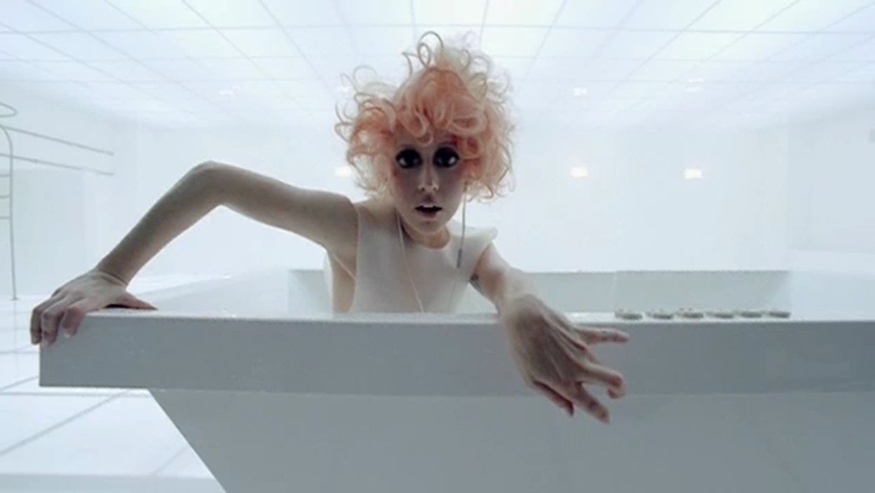 NEWS: Lady Gaga's 'Bad Romance' Reaches One Billion Views!