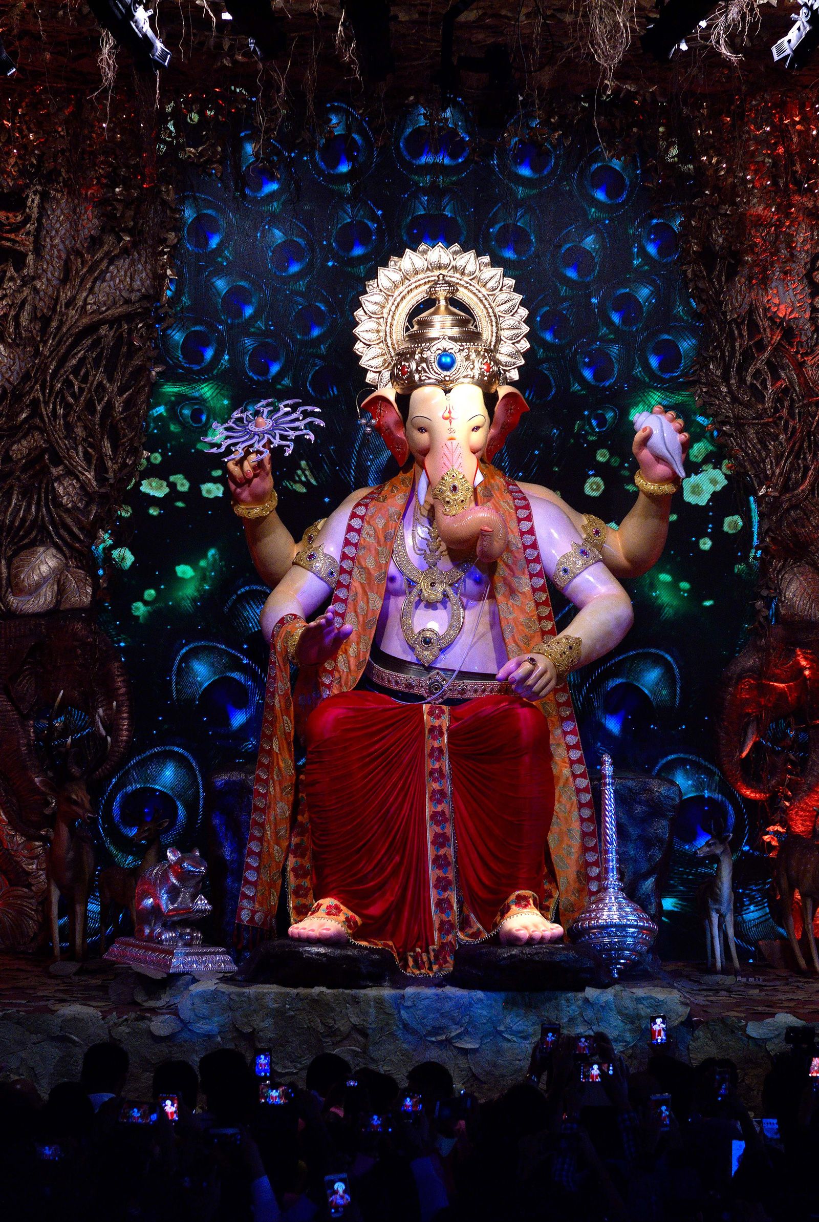 Lalbaugcha Raja 2018: Darshan timings, photo, queues and everything else you need to get blessed. Condé Nast Traveller India