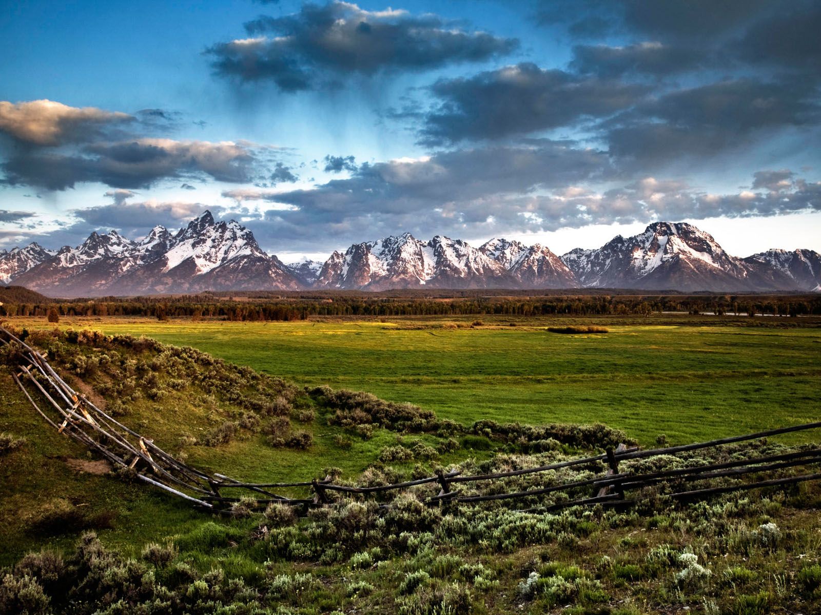 Grand Tetons Desktop Wallpaper