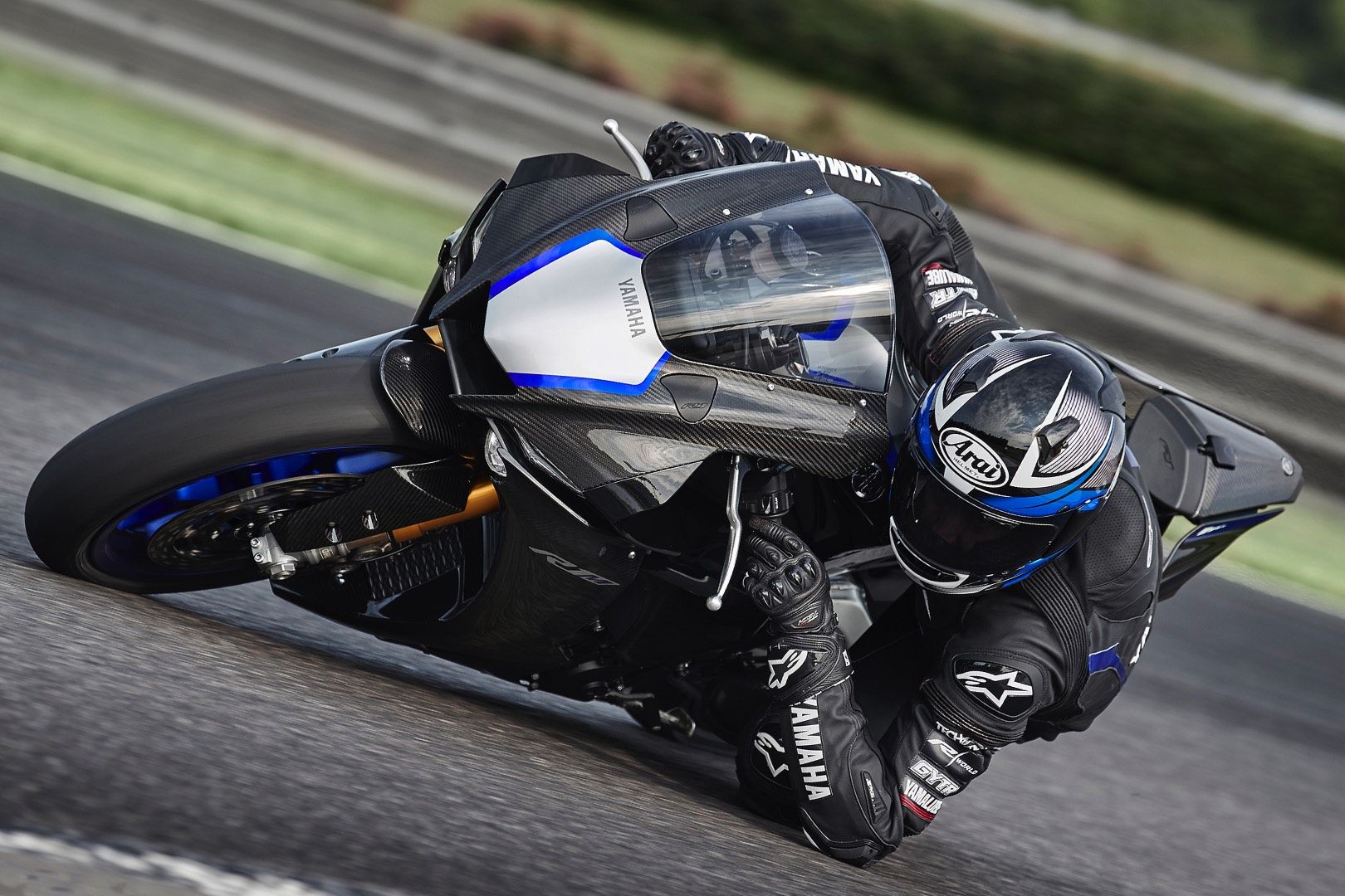 Yamaha YZF R1 And YZF R1M First Look (13 Fast Facts)