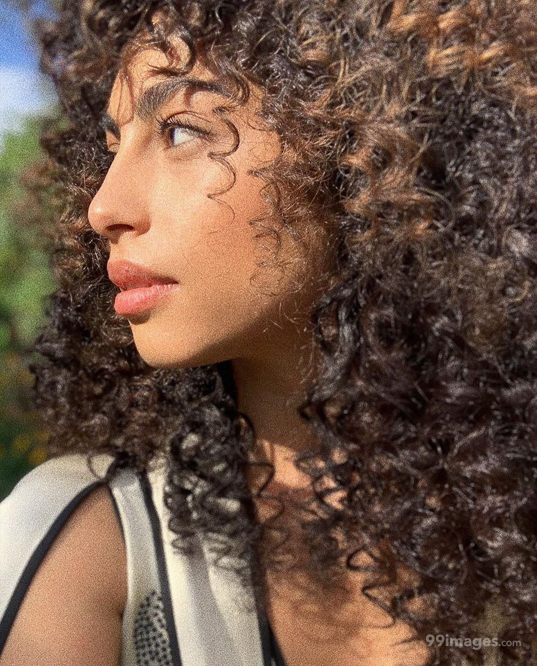 Mina El Hammani HD Wallpaper (Desktop Background / Android / iPhone) (1080p, 4k) (1080x1338)