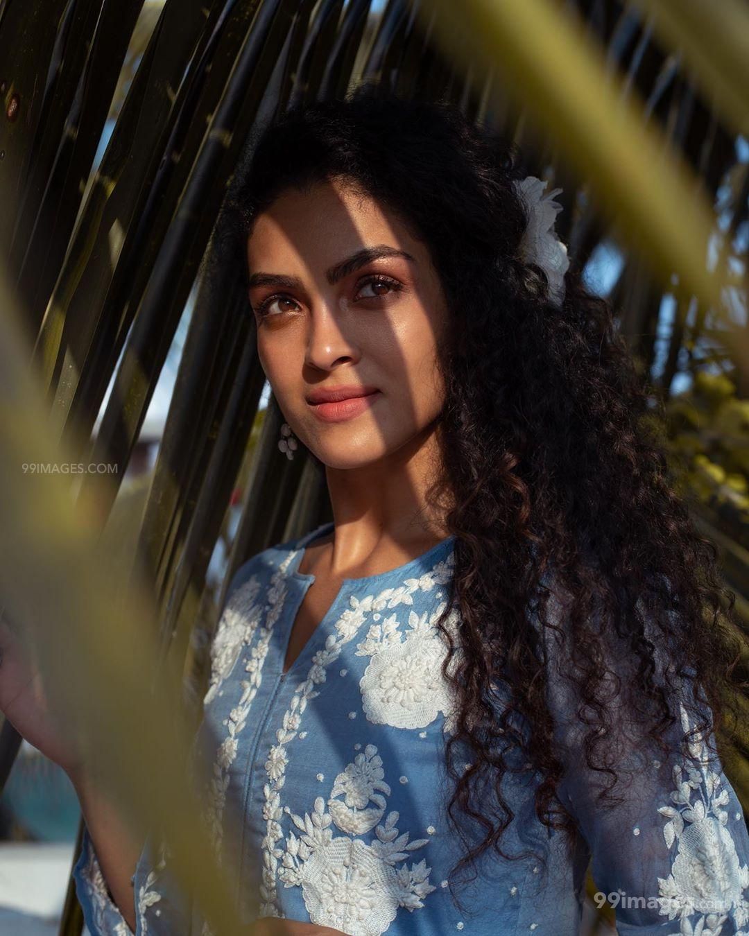 Rukmini Vijayakumar Beautiful HD Photo & Mobile Wallpaper HD (Android IPhone) (1080p) (1080x1350)