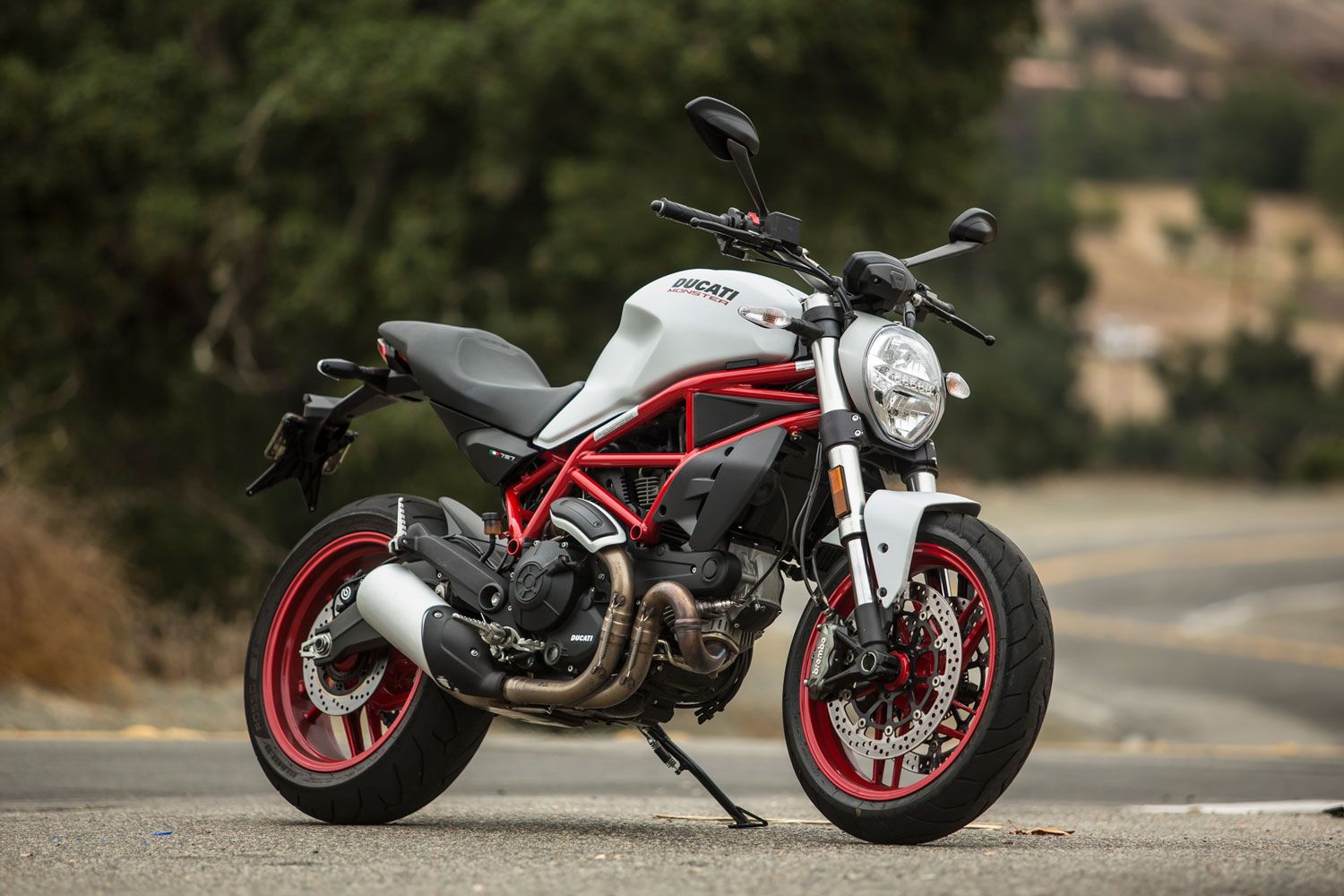 Ducati Monster 797 стритфайтер