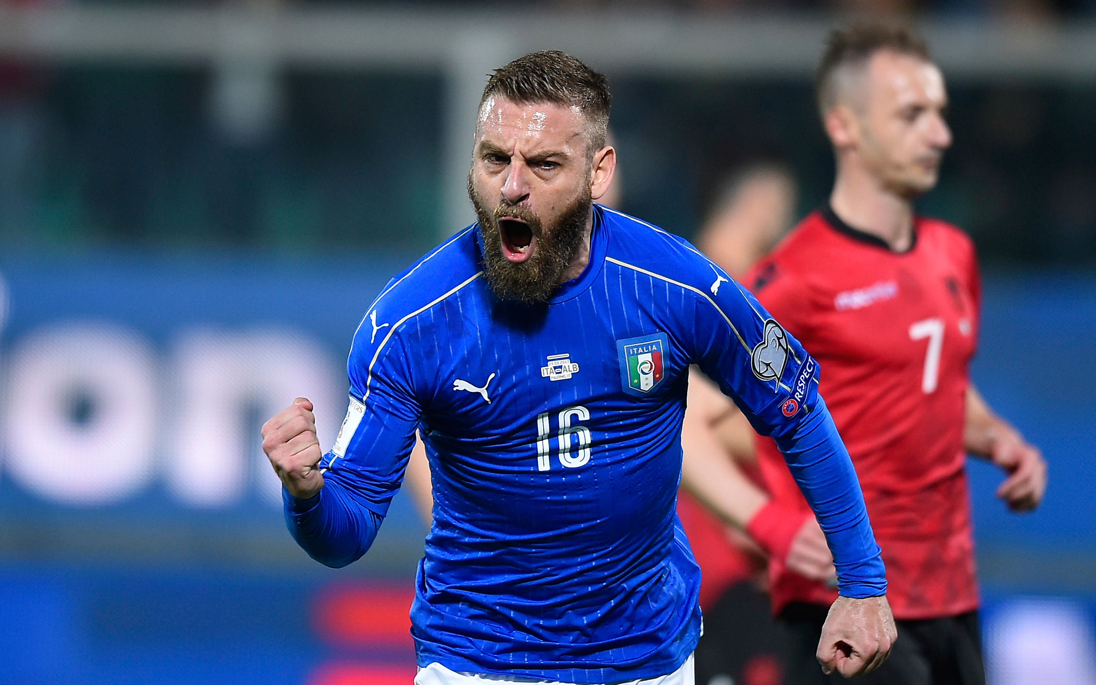 Download wallpaper Daniele De Rossi, 4k, Italy, national team, Italian footballer, portrait, Roma for desktop with resolution 3840x2400. High Quality HD picture wallpaper