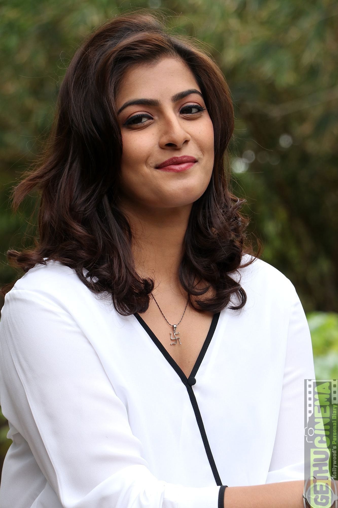Varalaxmi Sarathkumar Latest New HD Picture Cinema. Beauty full girl, Most beautiful indian actress, Beautiful girl indian
