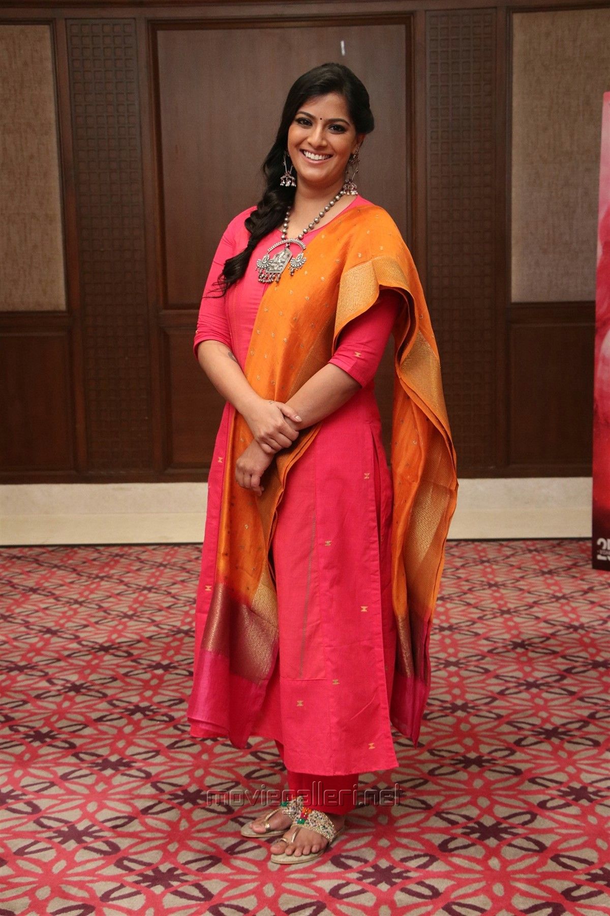 Actress Varalakshmi Sarathkumar Recent Pics HD. New Movie Posters