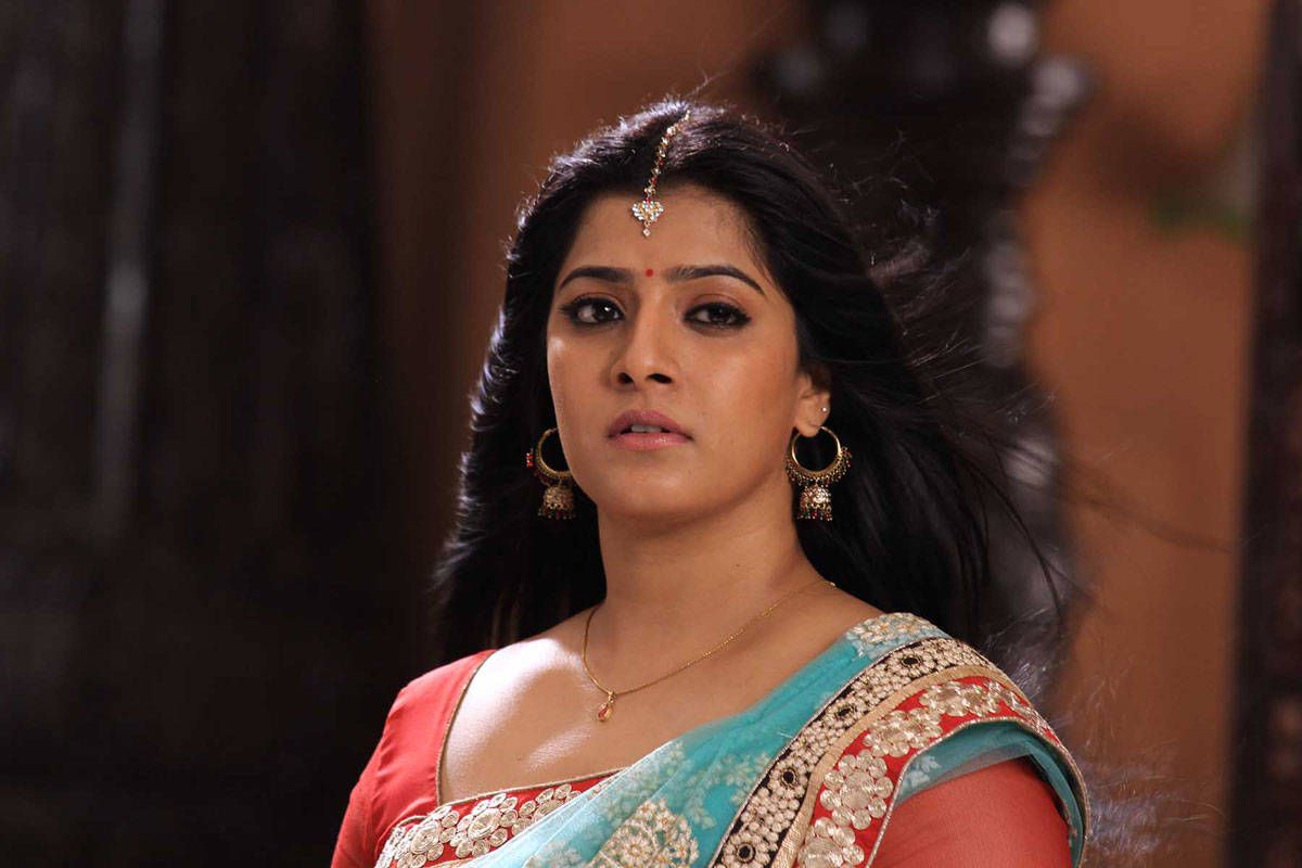 Varalakshmi Sarathkumar Hot Bikini Bra HD Wallpaper In Neeya 2 Wallpaper & Background Download