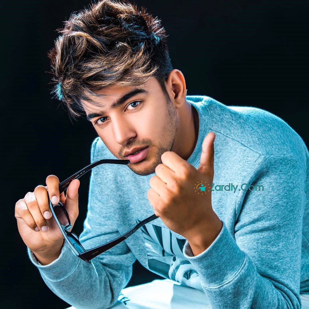 Jass Manak 4K Wallpaper