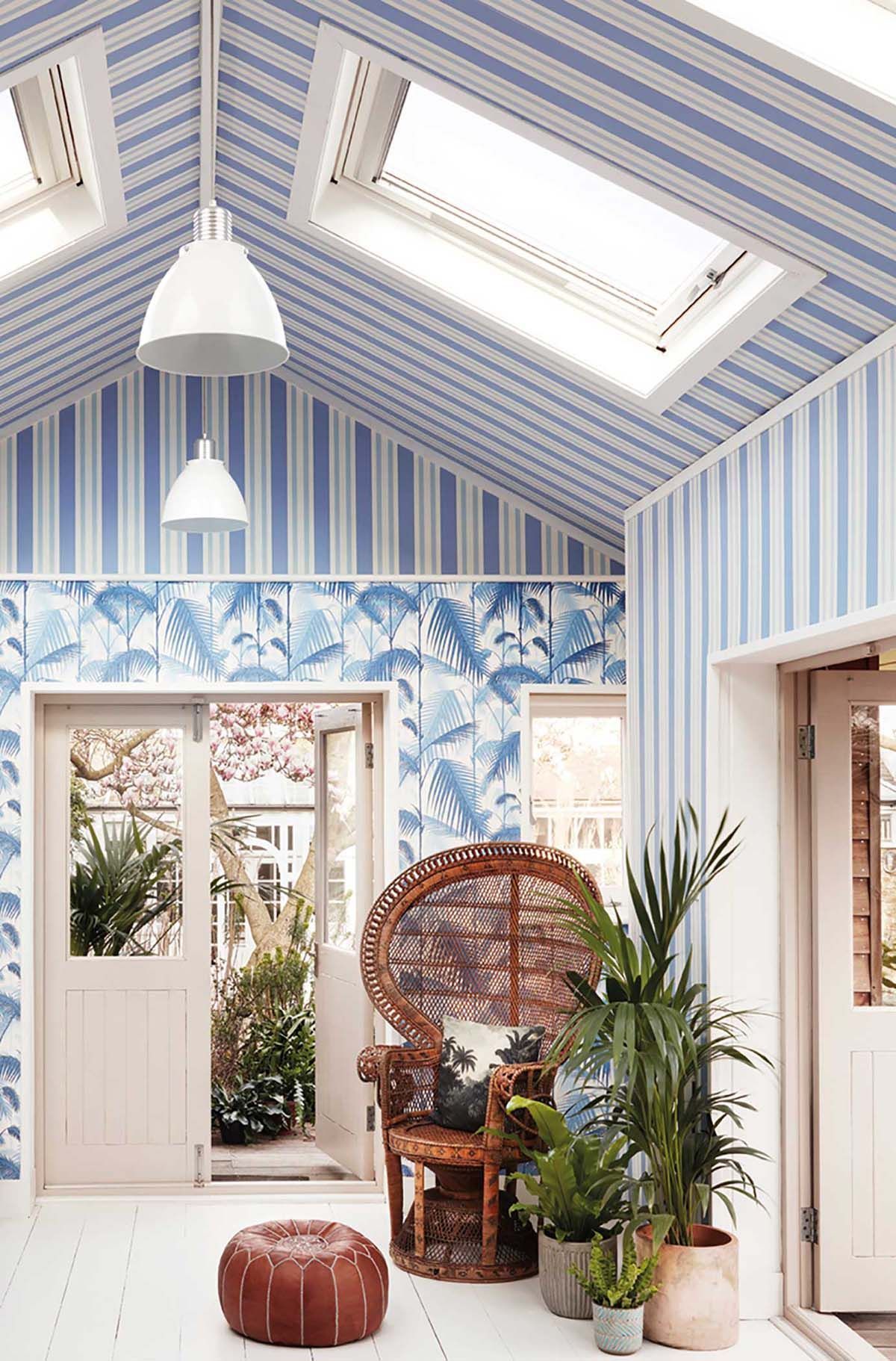 Polo Stripe Wallpaper. Striped wallpaper, Cole and son, Blue wallpaper