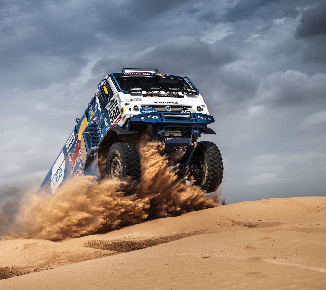 Rally Dakar Kamaz Truck Wallpaper for HTC One S