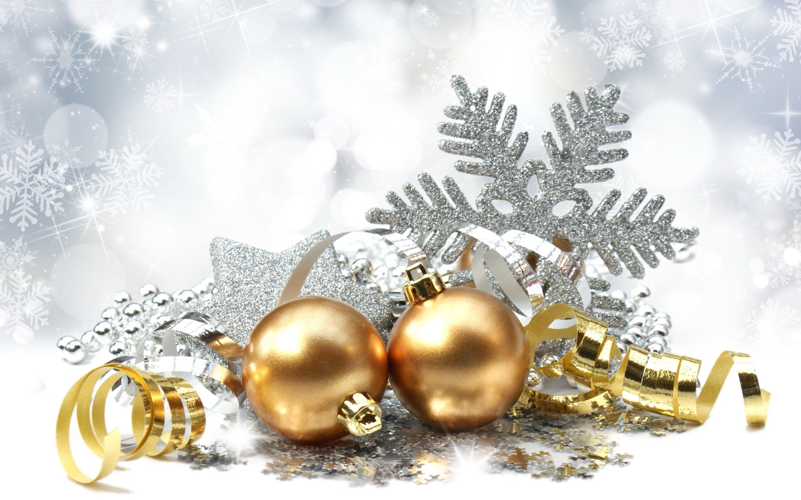 Gold Christmas Decorations Wallpaper HD. Wallpaper iphone christmas, Christmas wallpaper, Christmas lights background
