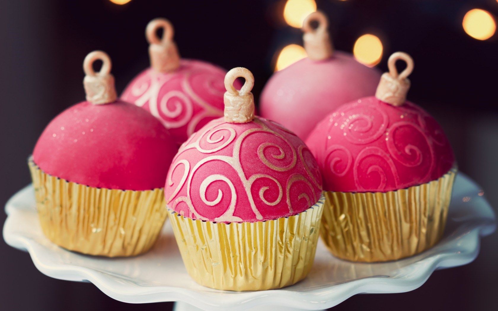 Dessert Cupcakes Christmas Balls Food Holiday Sweets Bokeh wallpaperx1050