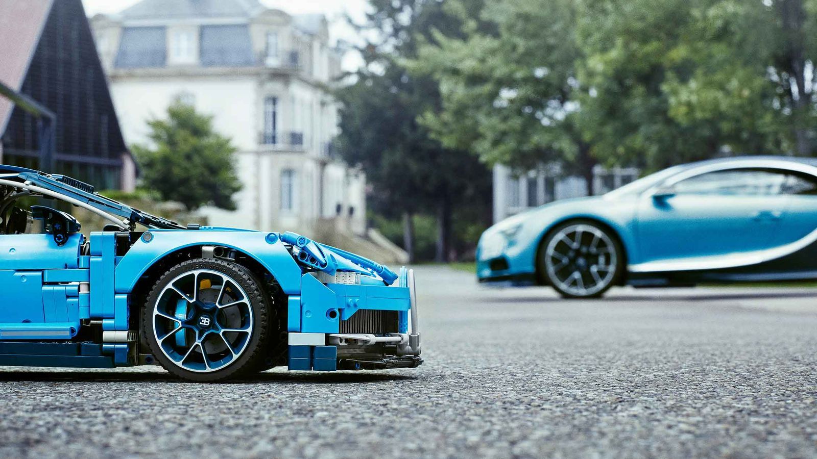 LEGO® Technic Presents: 42083 Bugatti Chiron.com US