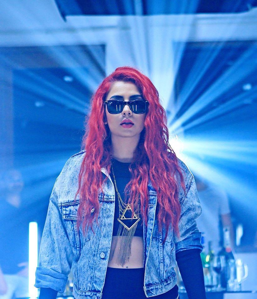 Jasmine Sandlas Singer HD Picture, Wallpaper