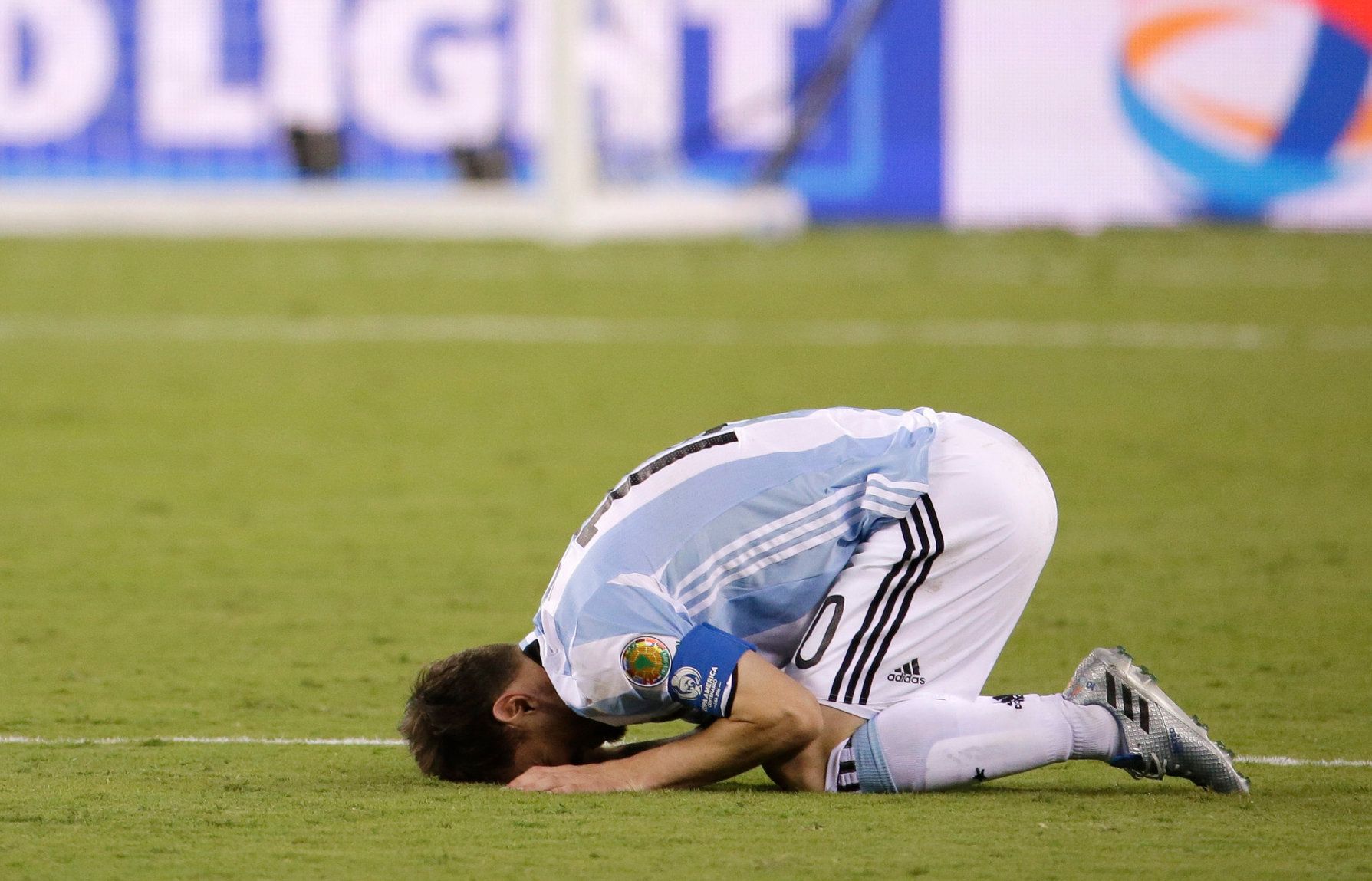 Lionel Messi Missed His Shootout Attempt And Continued America Messi Sad HD Wallpaper