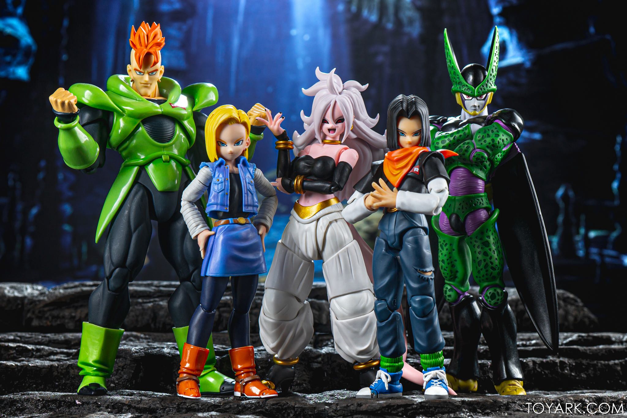 Android 21 S.H. Figuarts Dragonball FighterZ In Hand Pics