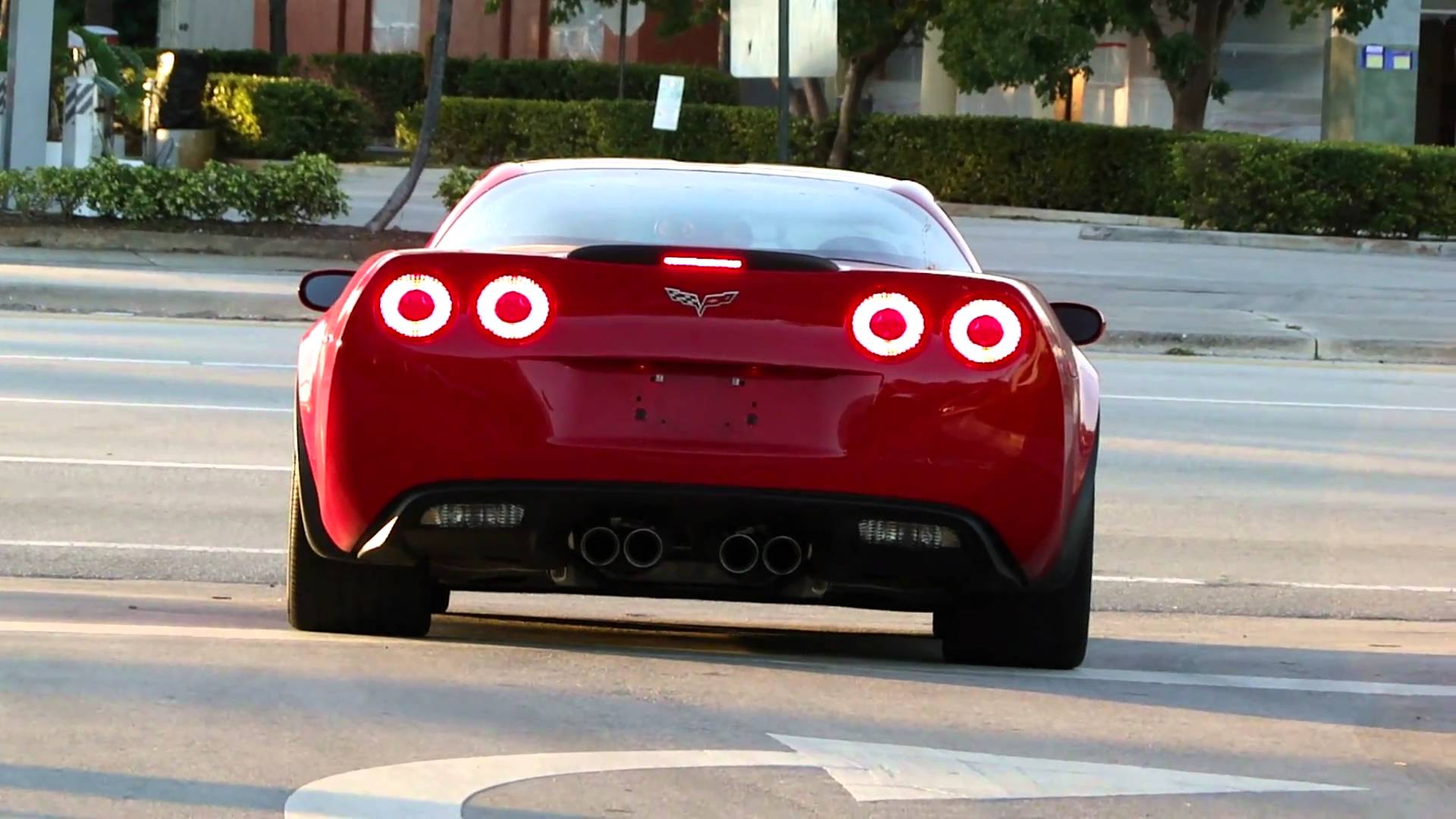 Chevrolet Corvette c6 красная