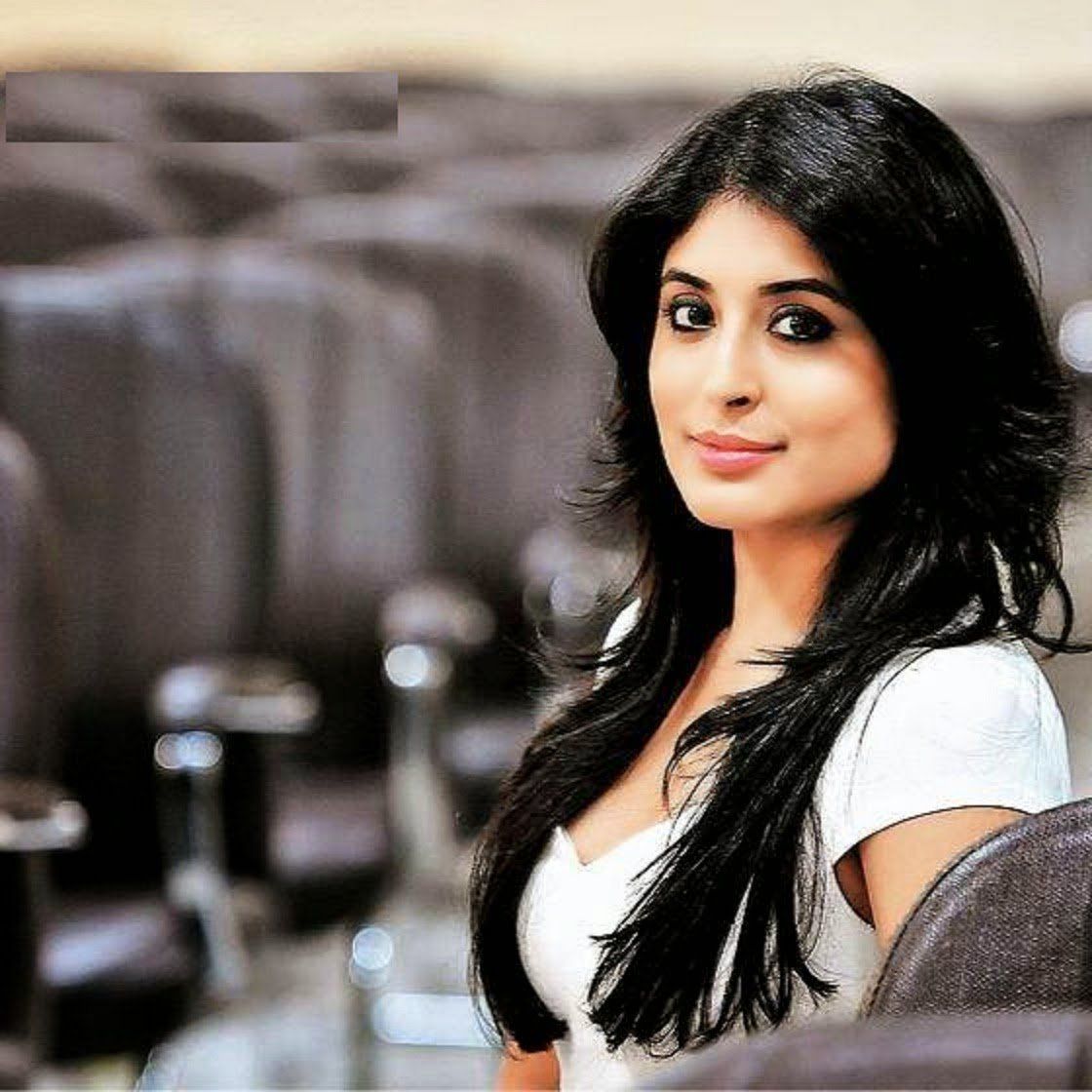 Kritika Kamra Hot Photo Twitter Instagram Selfie. Girls image, Girl picture, Kritika kamra