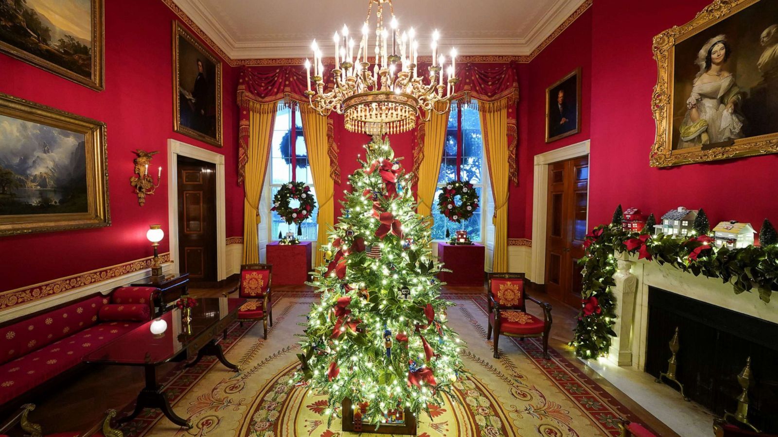 Photos: White House 2020 Christmas decorations revealed