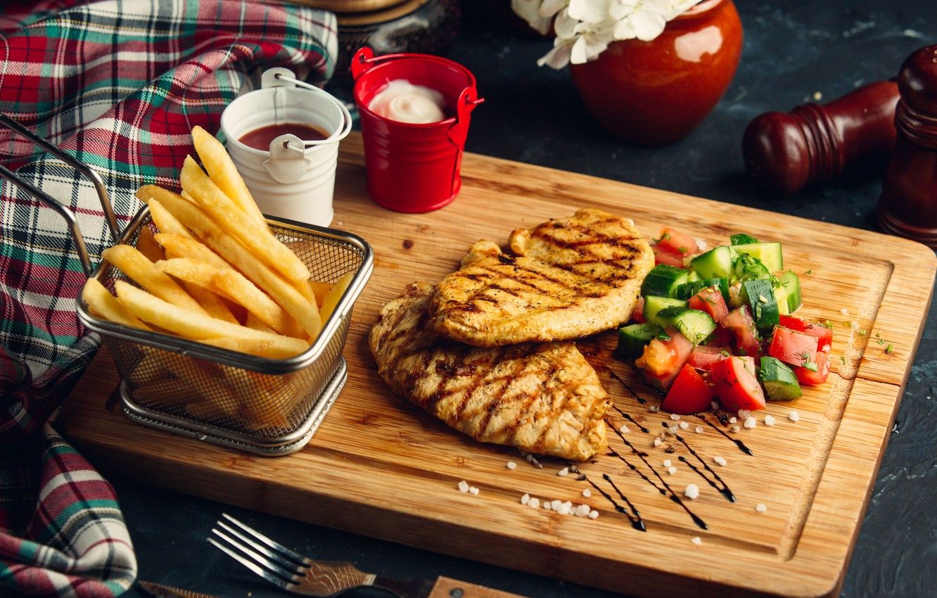 Wallpaper chicken, vegetables, tomatoes, sauce, cucumbers, salad, potatoes, potatoes, fries, steak, fillet, grill, chicken image for desktop, section еда
