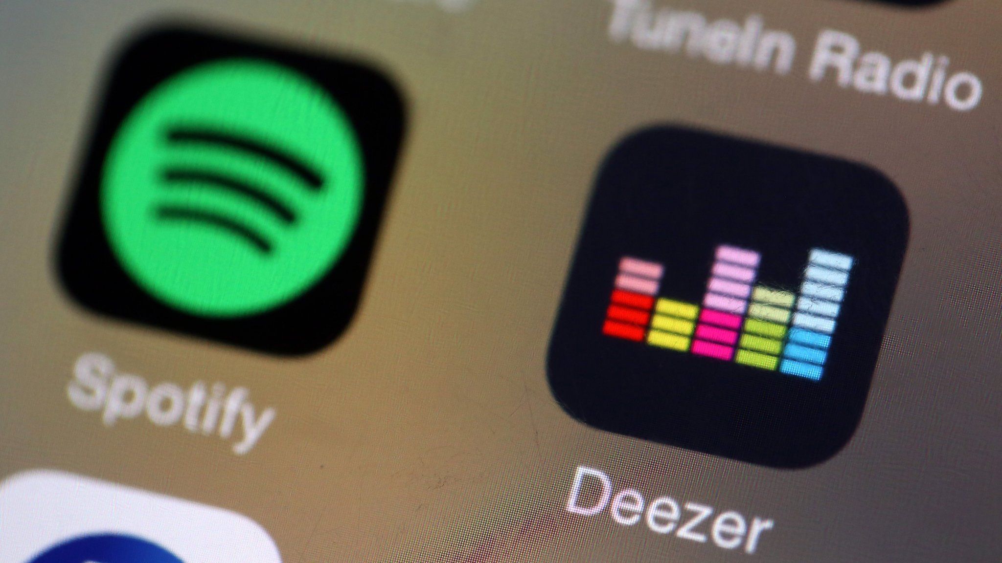 Music streaming service Deezer abandons IPO