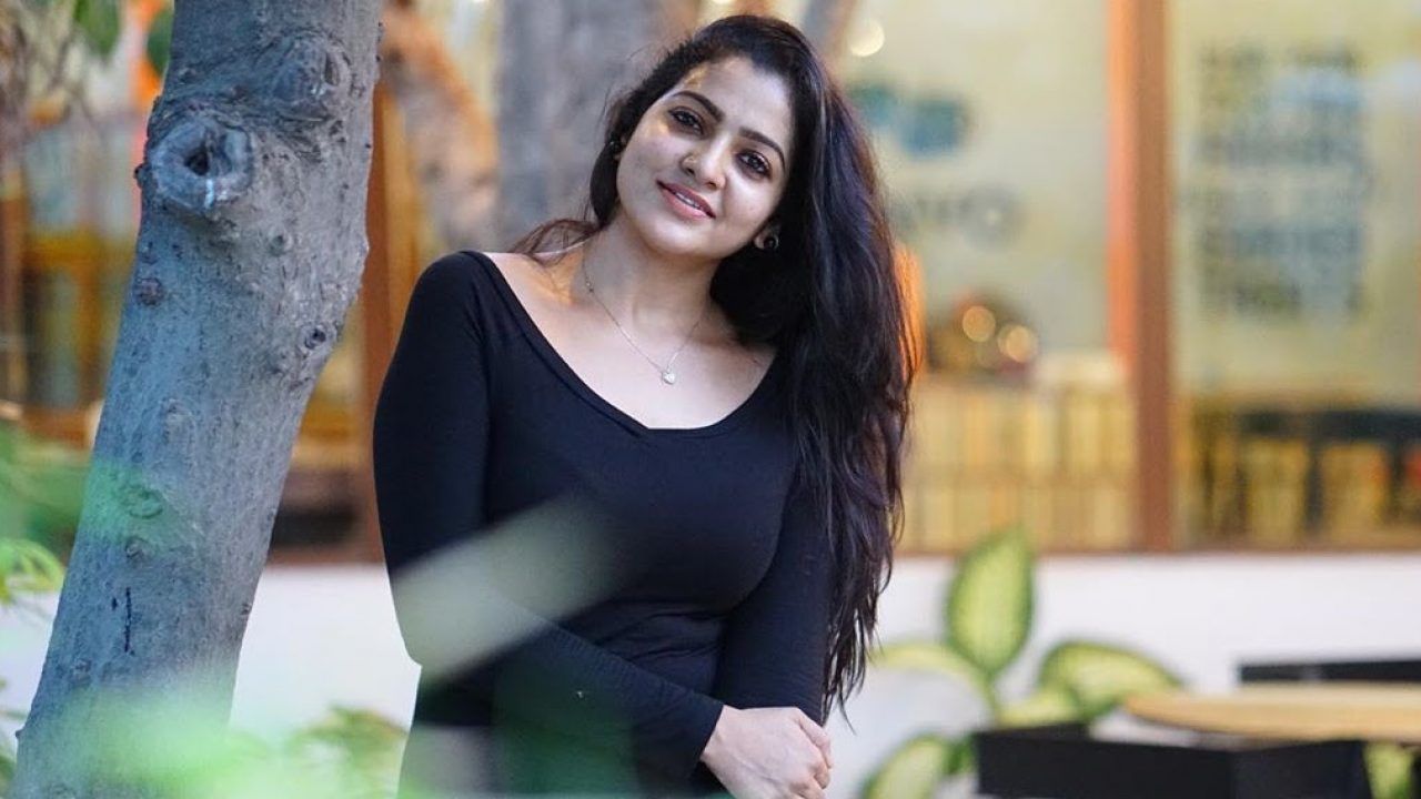 Chitra aka Chithu VJ (Suicide) Wiki, Biography, Age, Serials, Dead, Image, Latest News