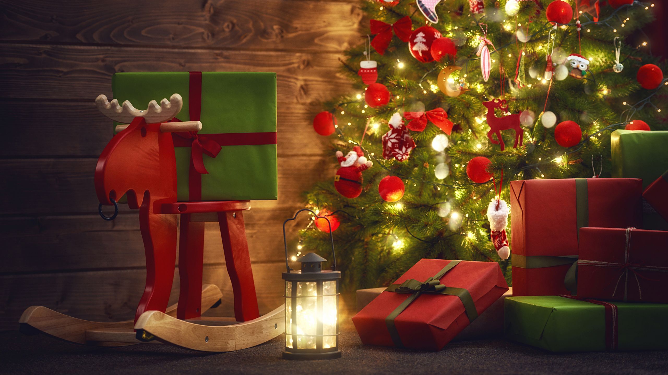 Desktop Wallpaper Deer Christmas Lantern New Year tree 2560x1440