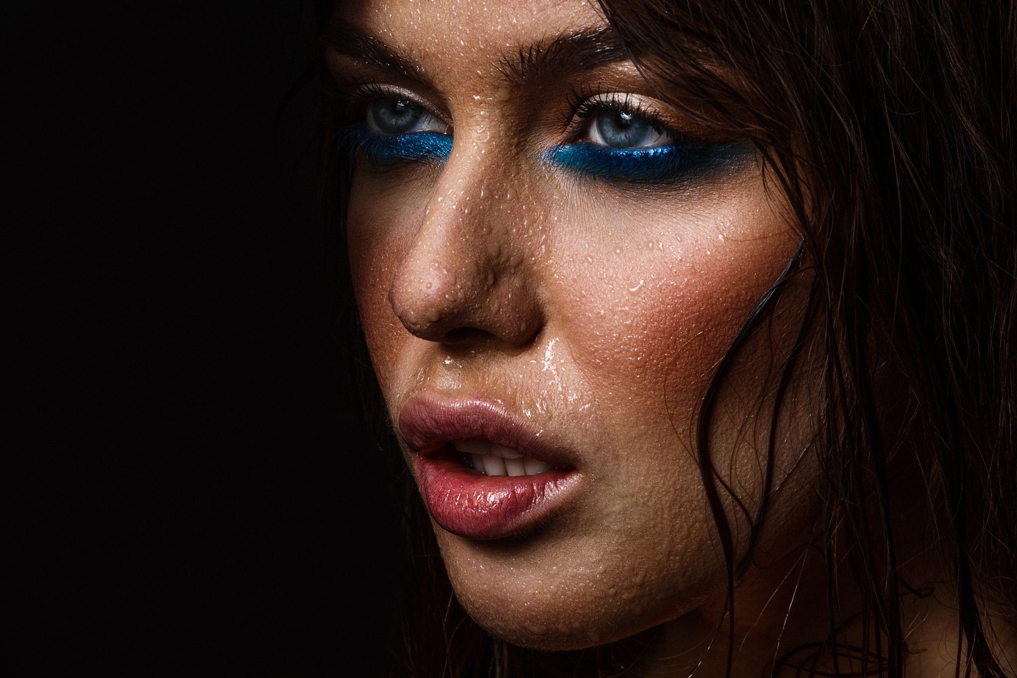 Women Water Drops Face Closeup Black Background Makeup Looking Away Open Mouth Blue Eyes Wallpaper:2048x1365