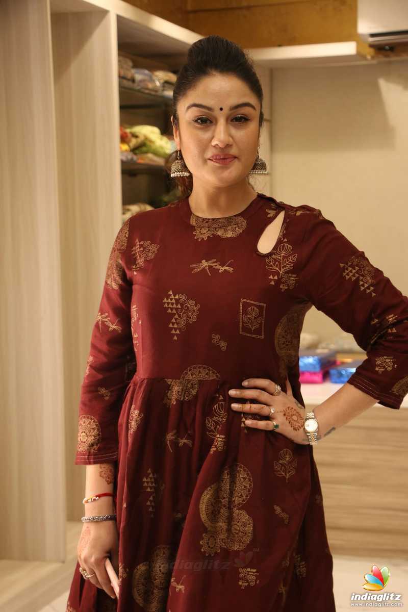 Sonia Agarwal Photo Actress photo, image, gallery, stills and clips