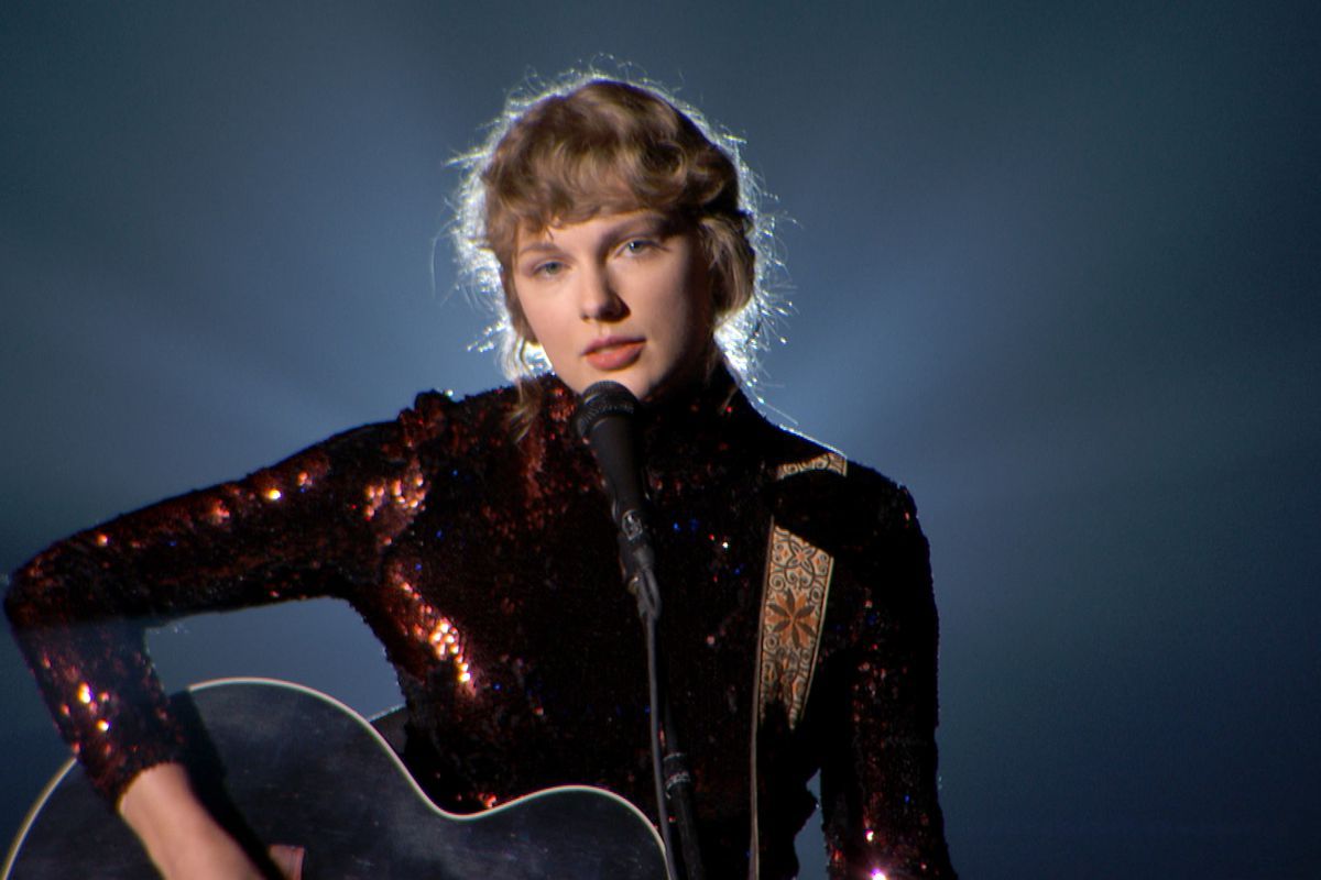 Nine Instant Reactions to Taylor Swift's 'Evermore'