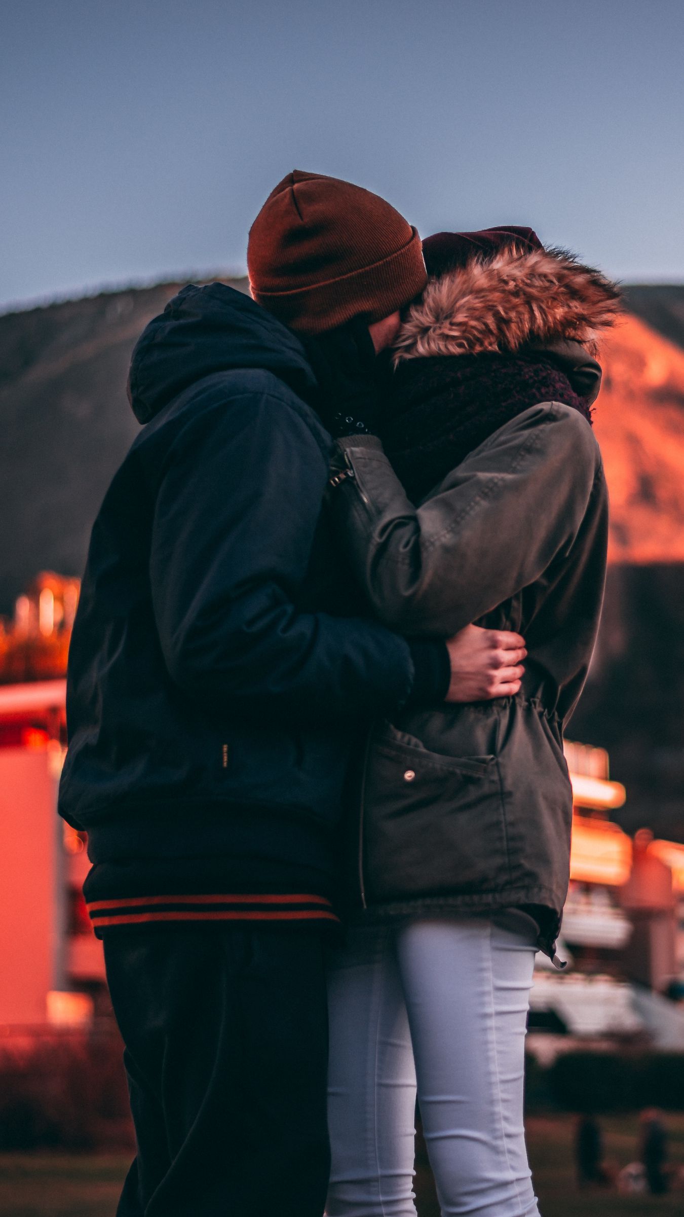 Download wallpaper 1350x2400 couple, kiss, love, hugs iphone 8+/7+/6s+/for parallax HD background