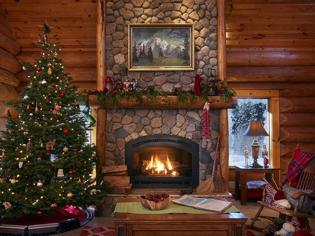 A Cozy Log Cabin Full of Holiday Cheer. Christmas fireplace, Cabin christmas, Christmas fireplace decor