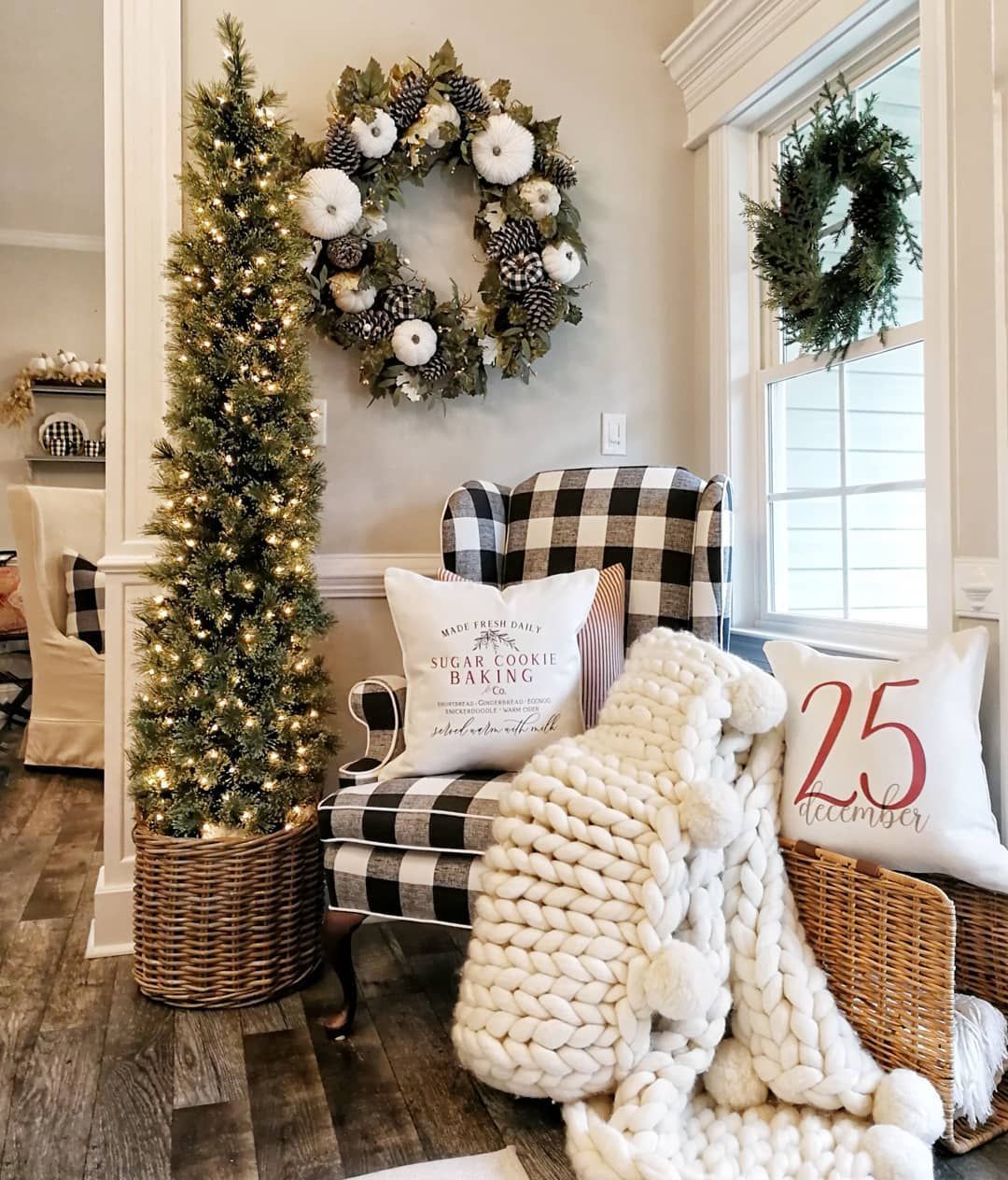 Rustic And Farmhouse Inspired Christmas Decor Ideas You Should Try