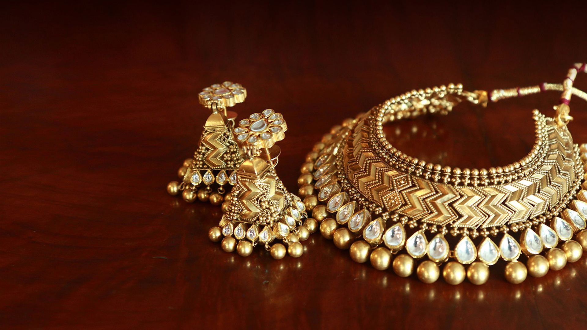Gold Jewellery Picture Wallpaper
